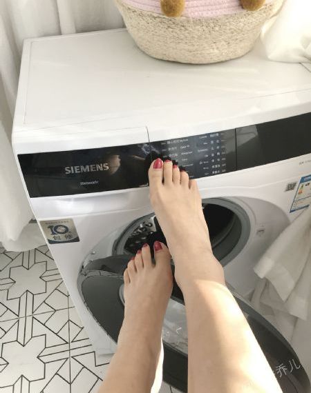 《裙子里面是野兽》