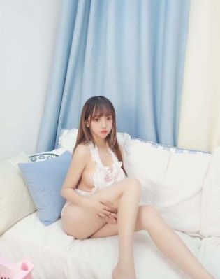 两个奶被揉得又硬又翘的视频