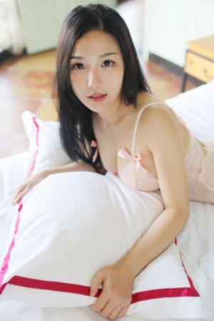 和嫩模做爰在线播放