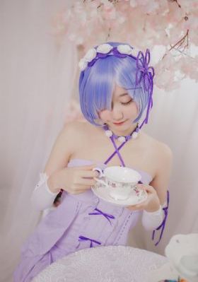 高贵女王脚奴视频vk