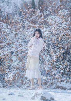 年轻的女教师2中文字